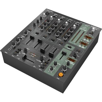 9. Behringer DJX900 USB - Mikser DJ