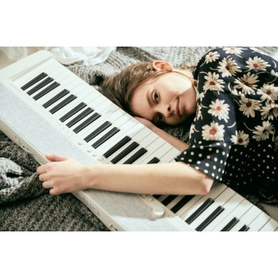 7. CASIO CT-S1 WE - Keyboard