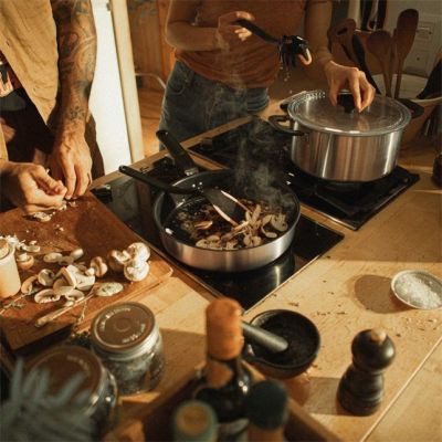 7. Patelnia 26cm z powłoką ceramiczną z pokrywką Functional Form