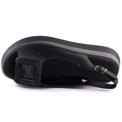 3. Sandały damskie na grubej platformie czarne Potocki SZ12590