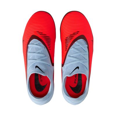 10. Buty piłkarskie dla dzieci Nike Phantom 6 Low Pro FG/MG HM9204 400
