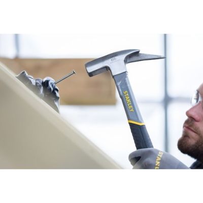 7. Młotek ciesielski 600G STHT0-51311 STANLEY