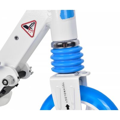 Model hulajnogi Racer przeznaczony jest do jazdy na prostych,suchych, niewyboistych drogach.