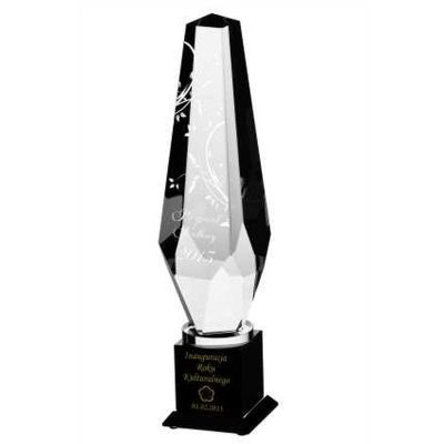 7. Trofeum szklane grawerowane z etui +wypełnianie farbą