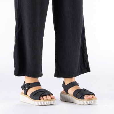 8. Sandały damskie na koturnie czarne na rzepy Rieker 63781-00