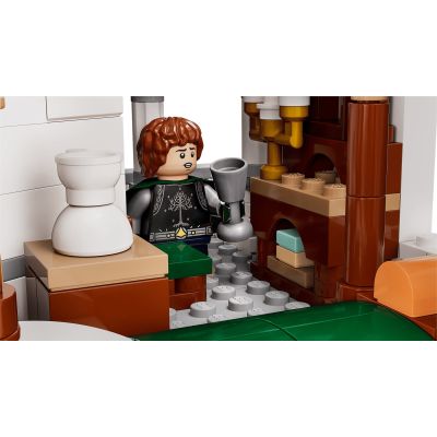 10. LEGO Icons 11377 - Władca Pierścieni: Minas Tirith