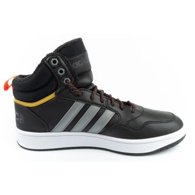 15. Buty adidas Hoops M HR1440
