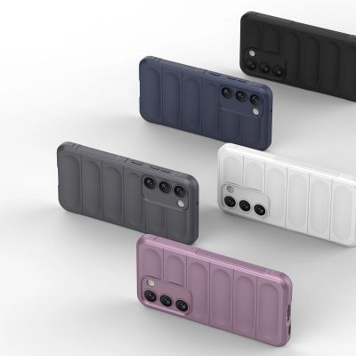 7. Magic Shield Case etui do Samsung Galaxy S23+ elastyczny pancerny pokrowiec czerwone