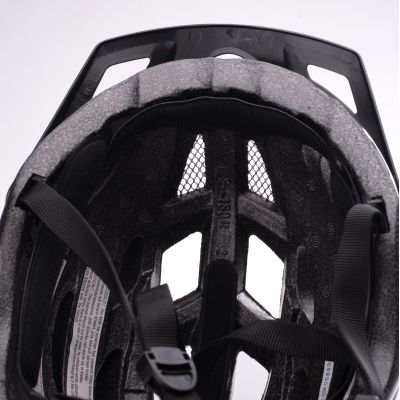 8. Kask rowerowy Radvik Stoot 92800354315