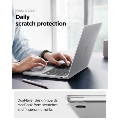 10. Etui Spigen AirSkin na MacBook Air 13" 2023/ 2024 / 2025 / 2026 - przezroczyste