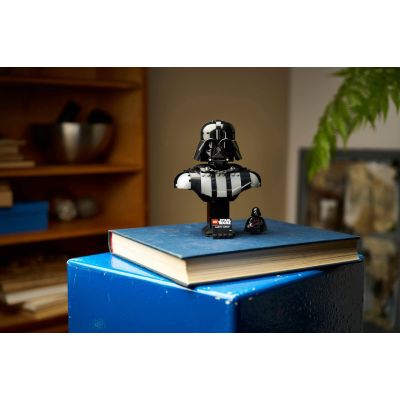 8. LEGO Star Wars 75439 - Popiersie Dartha Vadera