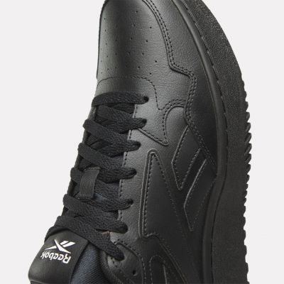 6. Buty Reebok ATR Chill M 100200460
