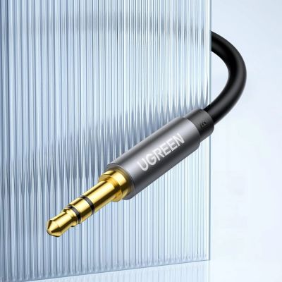 11. Kabel Ugreen AV118 10592 mini jack 3,5 mm (męski) / mini jack 3,5 mm (żeński) 1m - srebrny