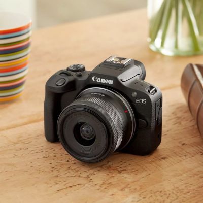 8. Canon Aparat bezlusterkowy EOS R100 + obiektyw RF-S 18-45mm F4.5-6.3 IS STM Megapiksel 24,1 MP Czułość ISO (maks.) 12800 Przekątna wyświetlacza 3,0 Sieć Wi-Fi Automatyczny, ręczny Matryca CMOS Czarny