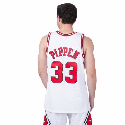 3. Koszulka Mitchell & Ness Chicago Bulls NBA Home Swingman Jersey Bulls 97-98 Scottie Pippen M SMJYAC18054-CBUWHIT97SPI