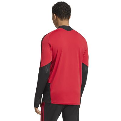 2. Bluza adidas Manchester United Tiro 26 Training Top Junior KC4884