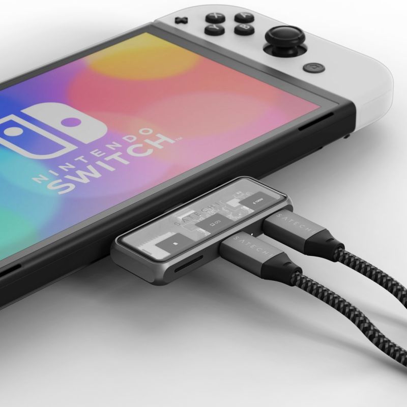 7. Satechi USB-C PD Mobile XR Hub i czytnik kart MicroSD gwiezdny szary