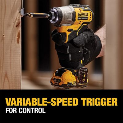 5. DeWALT DCF801D2-QW wkrętak zasilany/zakrętark udarowy