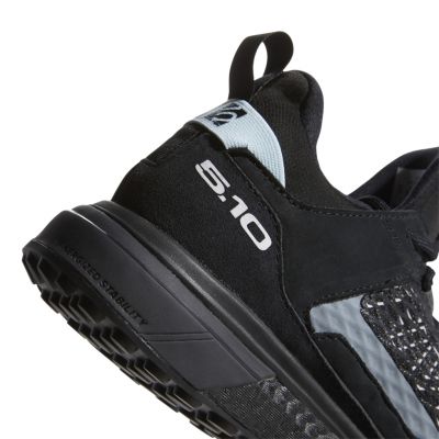 5. Buty damskie adidas Five Tennie EE9268
