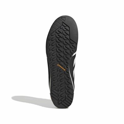 6. Buty adidas Terrex Skychaser Solo 3 HQ9175