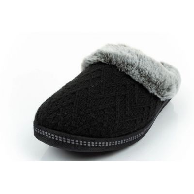 11. Kapcie Skechers W 167225/BLK