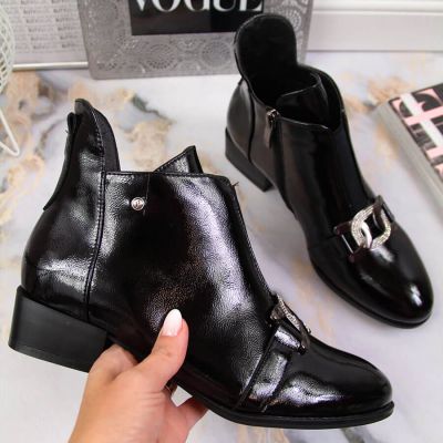 Botki damskie lakierowane z klamrą czarne Potocki