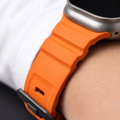 7. Pasek Tech-Protect Motion na Apple Watch 44 / 45 / 46 / 49 mm - pomarańczowy
