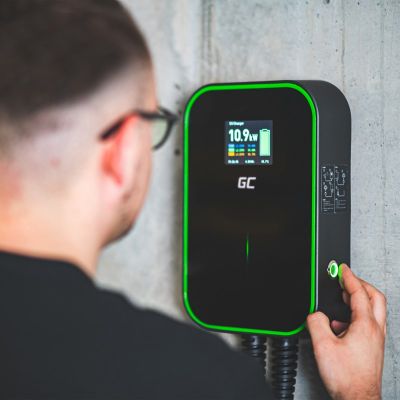 10. Ładowarka wallbox Green Cell EV PowerBox 22kW z kablem