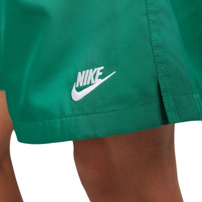5. Spodenki męskie Nike Club zielone FN3307 365