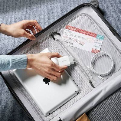 7. Ugreen ładowarka sieciowa USB Power Delivery 3.0 Quick Charge 4.0+ 20W 3A (biały)