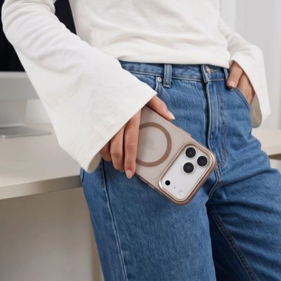 6. Etui Tech-Protect MagZero MagSafe na iPhone 17 Pro / 18 Pro - brązowe matowe