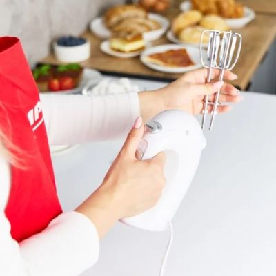 11. Mikser ręczny MPM MMR-25 biały 400W