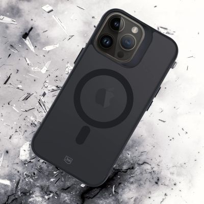 7. Etui 3mk Smoke MagCase z MagSafe na iPhone 15 Pro Max - półprzezroczyste