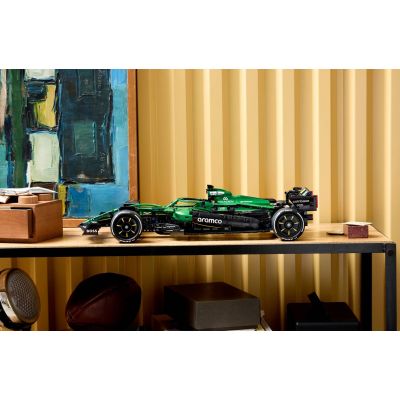 20. LEGO Technic 42240 - Bolid F1 Aston Martin Aramco AMR25