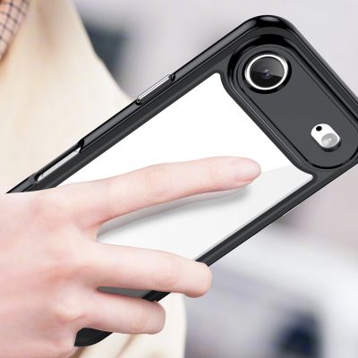 5. Etui Outer Space na iPhone 17 Air - czarne przezroczyste