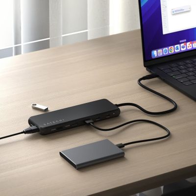 3. Satechi 13-w-1 USB-C Triple Display Multiport Adapter - adapter USB-C (1x Ethernet 1 Gbps, 3x USB-A 5 Gbps, 1x USB-A 10 Gbps, 2x USB-A 480 Mbps, 2x USB-C 10 Gbps 85W PD, 2x HDMI 2.0 4K@60Hz, DP 1.4 8K@60Hz, 3.5 mm Audio in/out) (black)