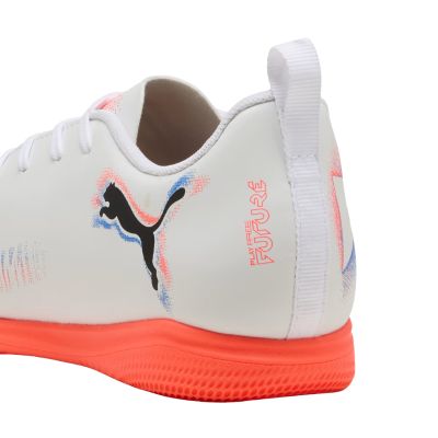 9. Buty piłkarskie Puma Future 8 Play IT Jr 108627 01