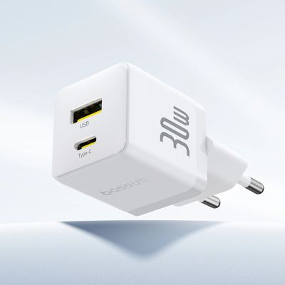 10. Ładowarka sieciowa Baseus Palm 30W USB-C USB-A - biała