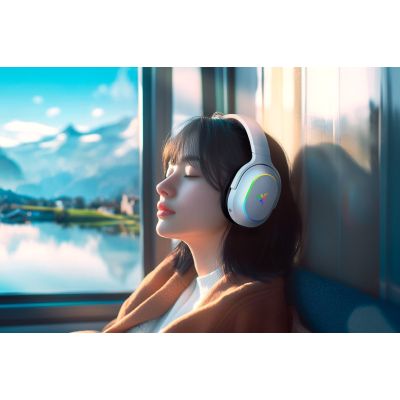 6. Zestaw słuchawkowy Razer Barracuda X Chroma Biały