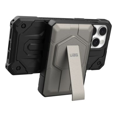 6. Powerbank UAG Rugged 10K - 10000 mAh z podstawką, ładowanie bezprzewodowe 10W, kompatybilny z MagSafe, kabel w zestawie (black/titanium)