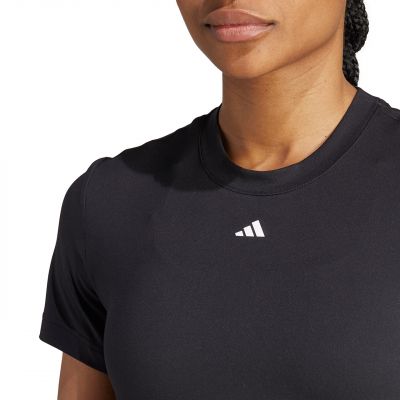 7. Koszulka adidas Versatile Tee W IA7748