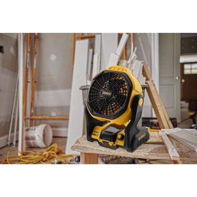 5. Wentylator akumulatorowy 18V IP54 DeWALT