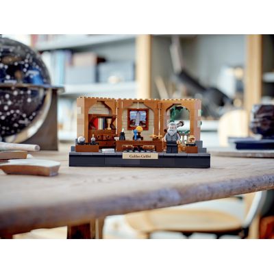 4. LEGO Ideas 40595 - Hołd dla Galileusza