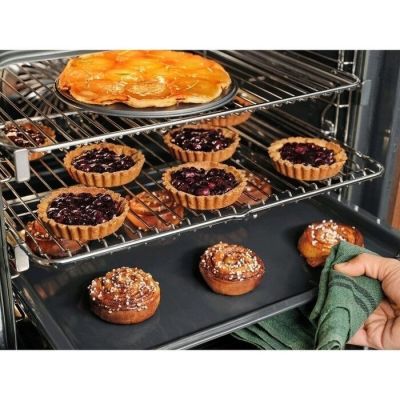 9. Piekarnik elektryczny Electrolux EOF6P76BZ SurroundCook 700 72 l | piroliza | termosonda | termoobieg | czarny