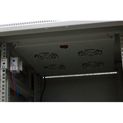 3. EmiterNet Szafa ramowa stojąca 42U, drzwi przód blacha/szkło, 600x1000x1980mm (szer./gł./wys.)