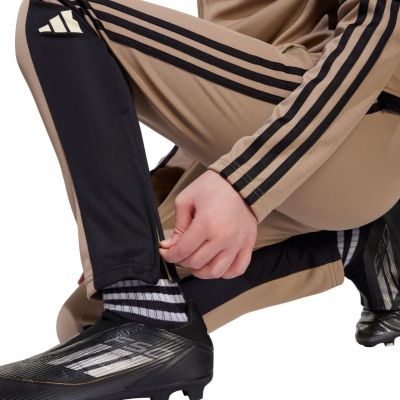 8. Spodnie adidas Squadra 25 Training Jr JP3371