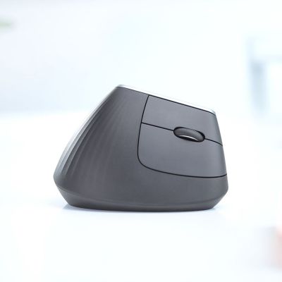 26. Mysz Logitech MX 910-005448 (optyczna; 4000 DPI; kolor czarny)