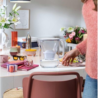 7. Dzbanek Brita Essential XL+3 wkłady (biały)