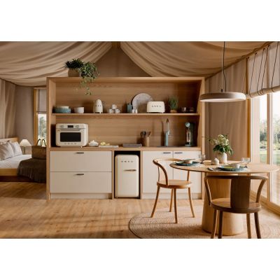 60. Smeg KLF03CREU czajnik elektryczny 1,7 l 2400 W Kremowy