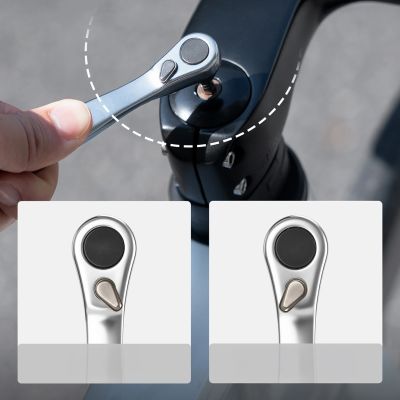 7. Zestaw narzędzi rowerowych Rockbros multitool z pompką na naboje CO2 i kluczem grzechotkowym - czarny